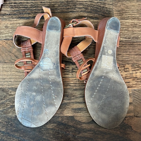 Dolce Vita summer sandals size 7.5 barely worn - Picture 2 of 2